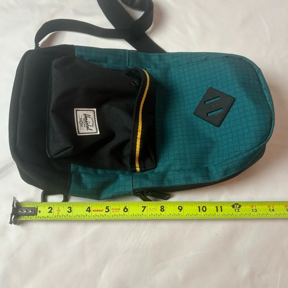 Herschel Supply Heritage Shoulder Sling Bag Adjustable Strap Teal Black EUC